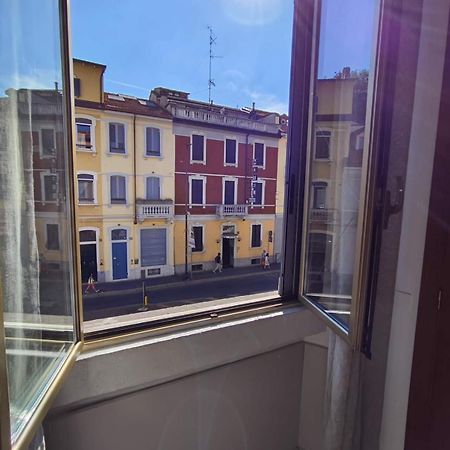 Hotel Mondial Milan Bagian luar foto
