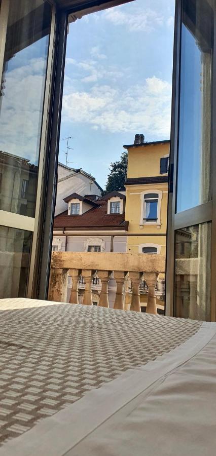 Hotel Mondial Milan Bagian luar foto