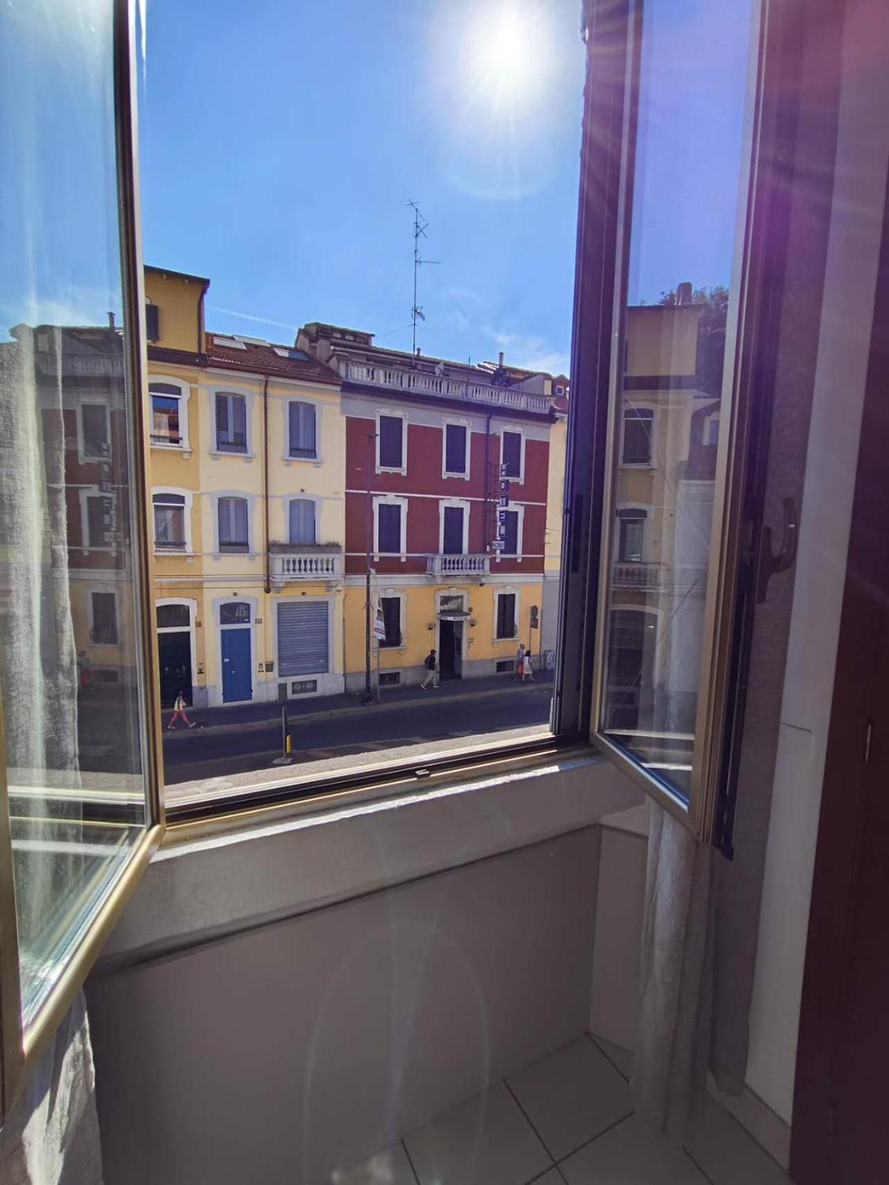 Hotel Mondial Milan Bagian luar foto