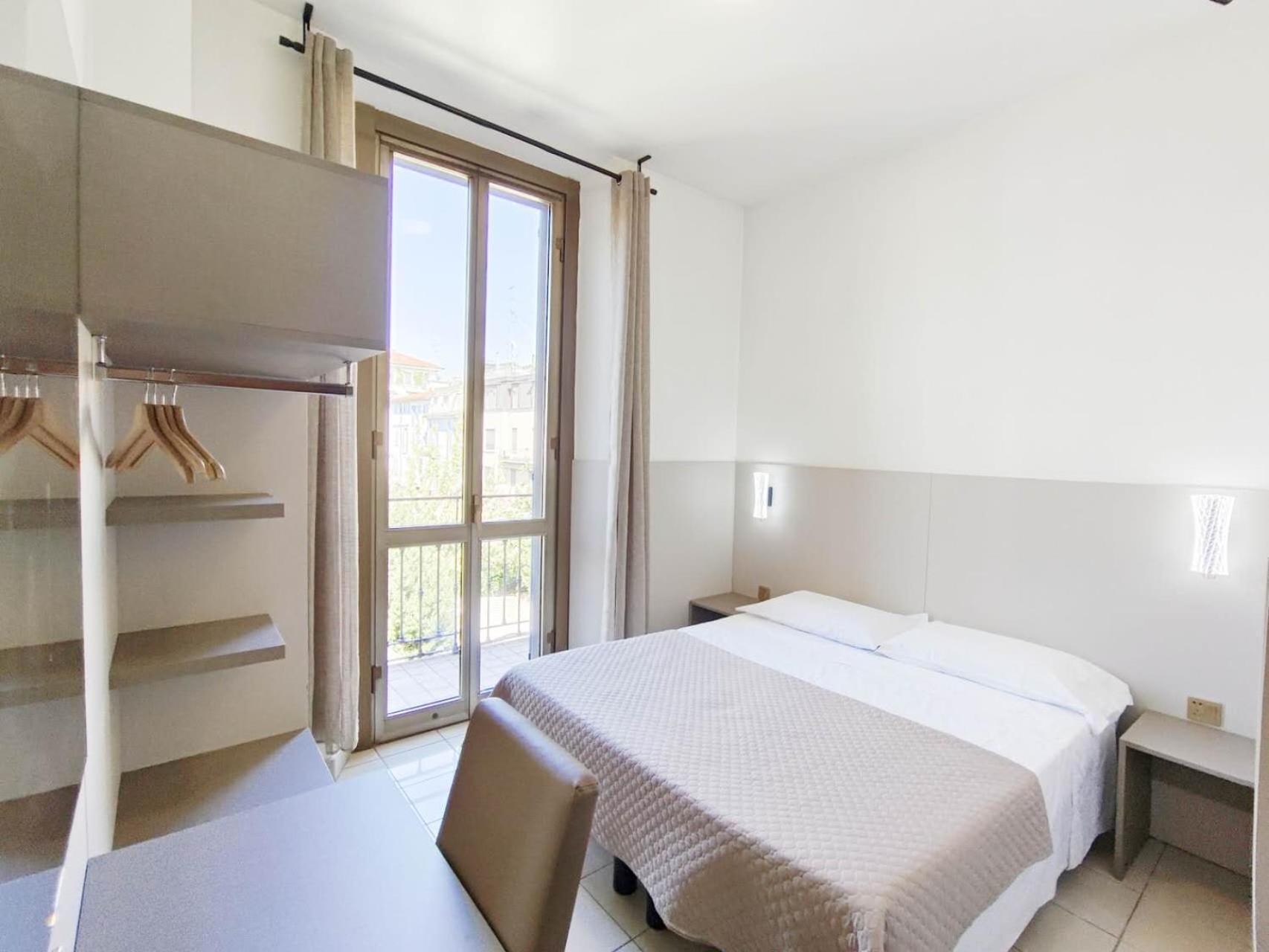 Hotel Mondial Milan Bagian luar foto