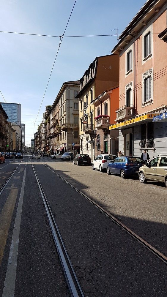 Hotel Mondial Milan Bagian luar foto